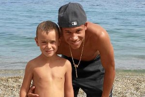 Wellington con el pequeño Manu.