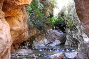 Fotograma del videoclip con Las Canales de Padules
