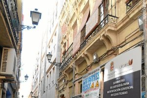 La calle de las Tiendas ya está viendo como se realizan los trabajos de adecuación