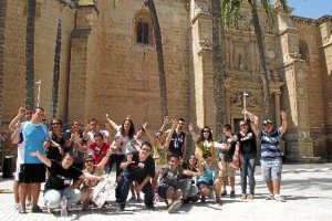 A toda vela y Cinejoven se despiden del taller de fotografía en la plaza de la Catedral.