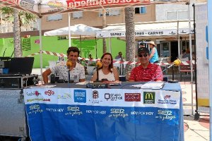 Ruiz Manuel y Miguel Arranz junto a la presentadora Raquel Martínez.