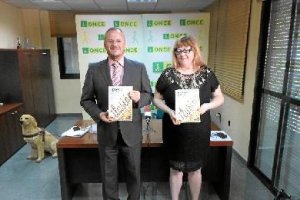 Patricio Cárceles, delegado territorial en Andalucía junto a la Directora en Almería, Rosario Sedano