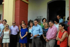 Minuto de silencio a las puertas del Ayuntamiento.
