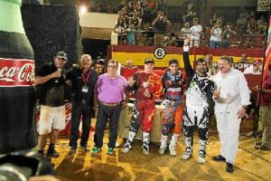 Juan Antonio Lafuente, tercero de izquierda a derecha.