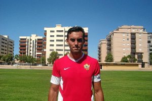 Brian Noval quiere triunfar como delantero en Almería.