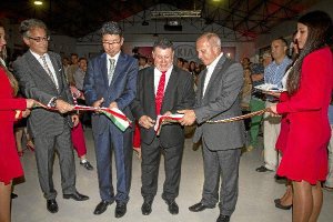 Momento del corte de la cinta.o,469px