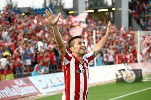 Charles celebrando un gol con el Almería.x,auto