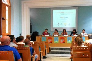 Presentación de la memoria de Proyecto Hombre en la sede de la UNED ayer. tyle>.apqj{posit