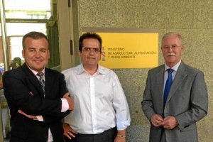 Los alcaldes de Carboneras, Níjar y Lucainena en Madrid.e;clip: