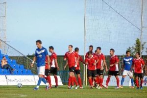 El Murcia celebra el primer gol ante el Almería en Pinatar.e;cl