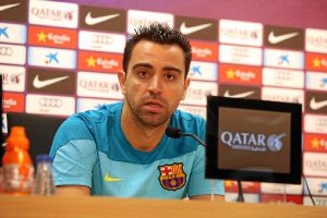 Xavi se queda para disfrutar con Luis Enrique.x