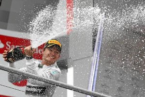 La carrera siempre estuvo dominada por Mercedes.e;clip:rect(469