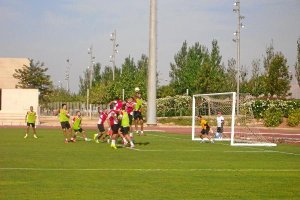 Hubo buenos remates a portería del equipo grande.e;clip:rect(46