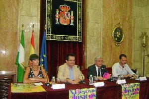 Presentación del cartel de este año de ‘Clásicos en el Parque’, ayer. tyle>.apqj{position: