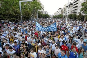 El Zaragoza se les va de las manos a los mañicos.e;clip:rect(46