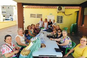 La actividad tuvo lugar en el recinto de la piscina.e;clip:rect