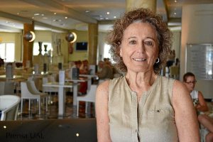 Liliana Tolchinski profesora de la Universidad de Barcelona, en los cursos.tyle>.apqj{posi