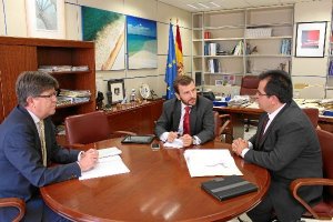 Reunión  en Madrid del alcalde de Níjar con los responsables del Ministerio.tyle>.apqj{pos