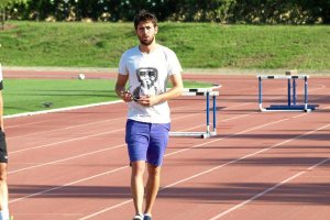 Molo, este martes en la pista de atletismo del Anexo.e;clip:rec