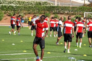 Jonathan se refresca tras acabar el test.x,auto