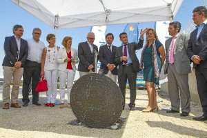 Representantes empresariales e Institucionales en la inauguracióntyle>.apqj{position:absol