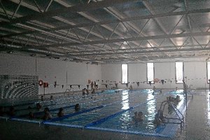 La piscina se volverá a cerrar al públicox,auto
