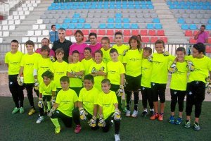 Los porteros con los monitores y Fernández Borbalán.e;clip:rect