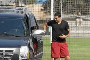 El valencia cobrará a plazos el traspaso de su jugador.e;clip:r