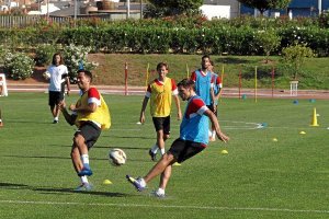 Quique González presiona a Sebastián Dubarbier.
