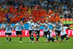 Fiesta final de los argentinos al superar a Holanda.e;clip:rect