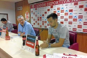kike González llega para ayudar al Almería .x,a