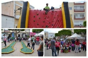 Festival de Juegos Infantiles en la Plaza de la Constitución de Viatortyle>.apqj{position: