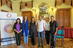 Foto de familia en la presentación de Desencaja Almería.e;clip: