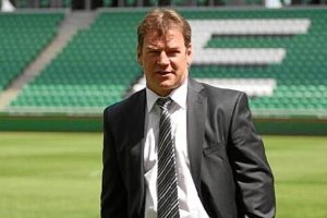 Urban tiene un difícil reto con el club rojillo.e;clip:rect(469