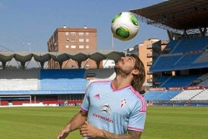 Larrivey en su puesta de largo con el Celta.x,a