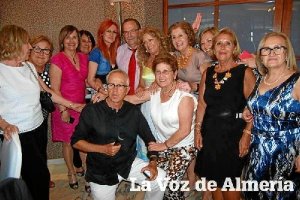 La coordinadora, Loli Cruz Ibáñez, recibió un homenaje por parte de sus alumnos.tyle>.apqj