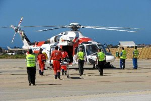 Imagen tomada durante un simulacro de accidente de avión realizado en el Aeropuerto de Almería el pa