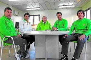 Ángel Luis Catalina, primero por la derecha, en el Betis.e;clip