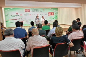 Acto en la sede socialistao,469px);}<