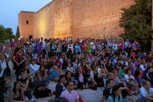 El amanecer en la Alcazaba suele congregar cada año a casi un millar de personas.tyle>.apq