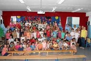 Montañeros con los diplomas que les entregó el concejal de Deportes Juanjo Alonso.tyle>.ap