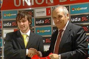 Pablo Piatti tiene novia en Almería y pasa largos periodos en nuestra provincia.tyle>.apqj