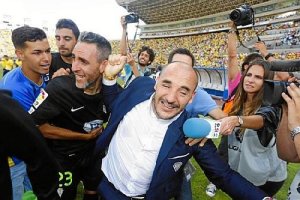 Ferrer estalla de alegría tras conseguir el ascenso a Primera con el Córdoba.tyle>.apqj{po