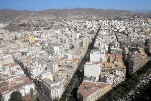 Vista aérea del centro de la capital, con delimitado, en parte por el Paseo y La Rambla Federico Gar