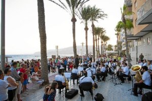 La Banda Municipal dio el pistoletazo de salida a los actos.e;c