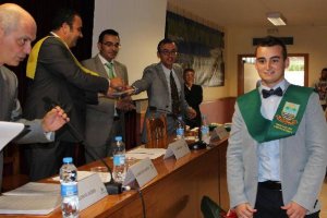 Uno de los alumnos graduados.o,469px)