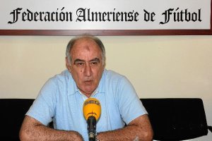 Martín Doblado en su despacho de la Federación.