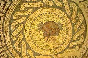 Mosaico localizado en el yacimiento ejidense. x