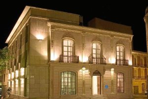 Imagen de la fachada del Hotel Catedralx,auto,a