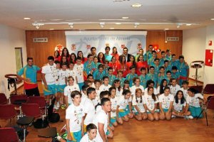 Concejal de Deportes con los canteranos.x,auto,